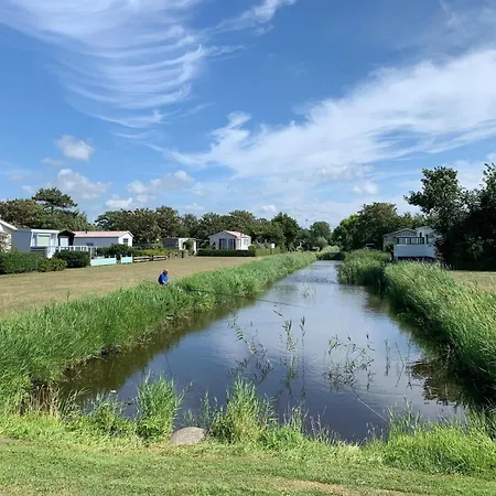 Ferienhaeuschen Nr 80 Am Kanal Ferienpark De Watersnip Petten